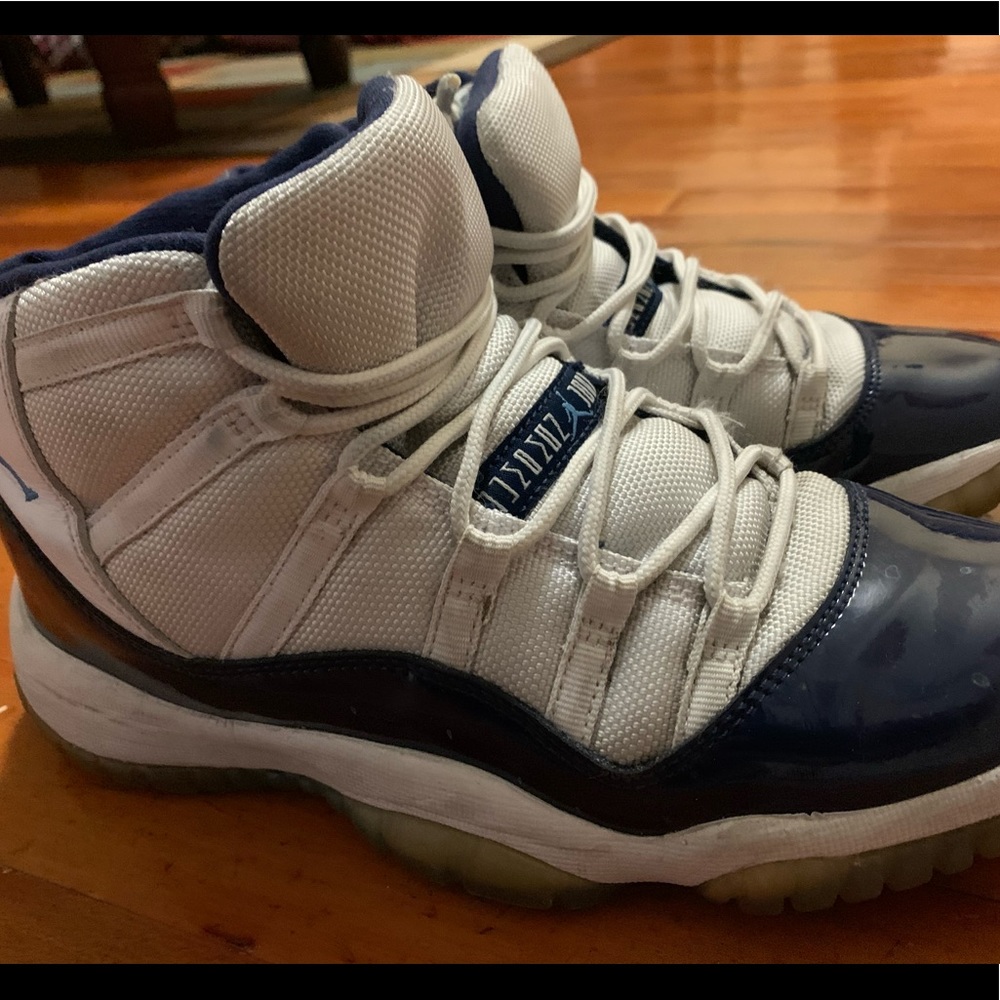Jordan 11s Blue Size 6 Men’s